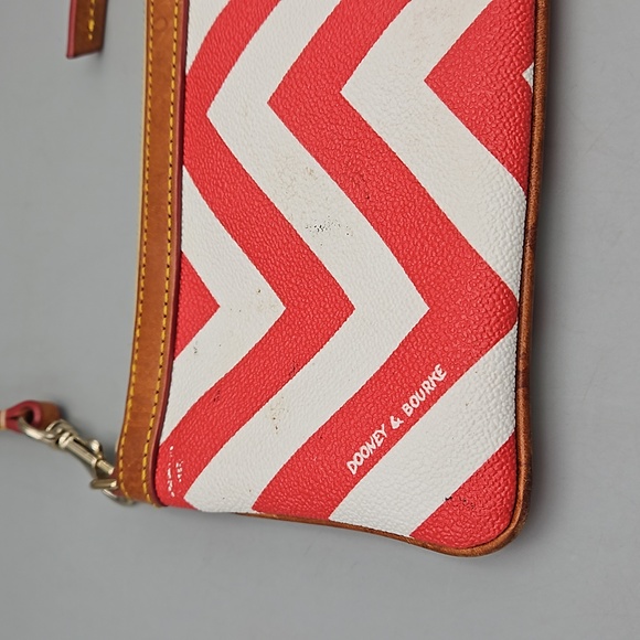 Dooney & Bourke chevron wristlet - Picture 5 of 10